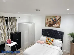 LONDON O2 SERENITY LIVING APARTMENTs - Image 4