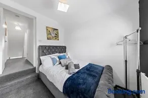 3 bed house in historic Rochester - Image 3