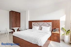 Skyvale Nainital - 4BHK Luxury Mountain View Villa - Image 1