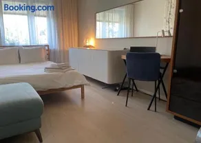 es studio - Image 1