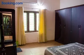 Muralee's Riverside Villa in Kochi - Image 2