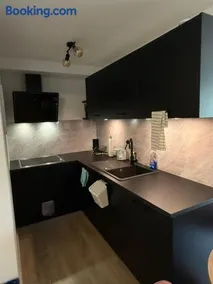 Quiet Modern Apartment - Image 1