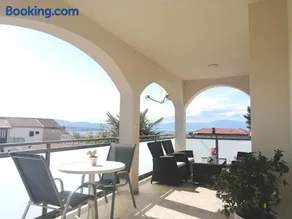 Lovely Sea View House in Malinska Island Krk - Image 2