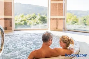 Lázeňský a Wellness hotel NIVAMARE - Image 1