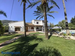 VILLA ENRI · 4BR Villa & Optional 2BR Guest House - Image 2