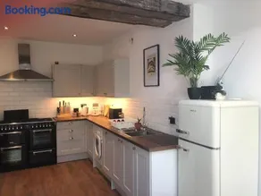 The Nest, Central Falmouth, 10 mins to the beaches and off street parking - Image 4