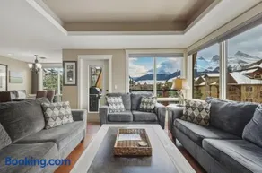 Sunset Ridge - Luxurious Corner Condo - Spectacular Mt Views with open Pool! - Image 1