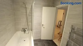 Central 4 Bed Flat in Islington London - Image 5