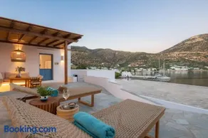 Archipelago Sifnos - Seaside Accommodation - Image 1
