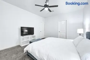 Charming accommodation in Houston! - Image 3