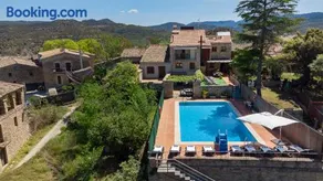 21 Sleeps Private Pool Villa & BBQ Near Barcelona - Image 1