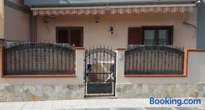 Villino Maria - Beach Lodge - Image 1