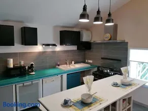 Location insolite avec jardin, piscine et barbecue | Vue montagne - Image 3