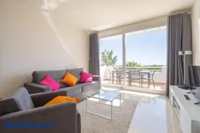 2237-Modern apt with private beach - Image 5