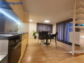 Modern apartment for vacation and business travelers - Image 3