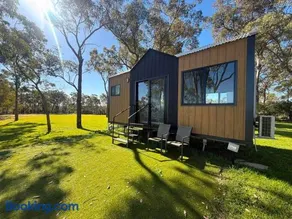 The Kookaburra - Bushland Views & Cozy Loft - Image 2