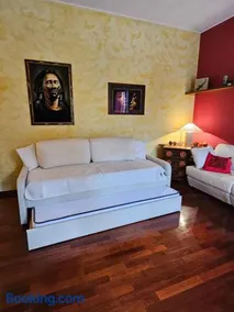 Samsara Casa indipendente, con giardino privato e box - Image 3