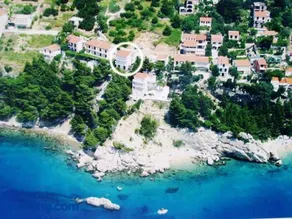 Cliff house Pisak - Image 1