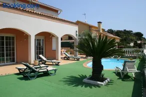 Villa mit Terrasse, Grill und Garten - Image 3