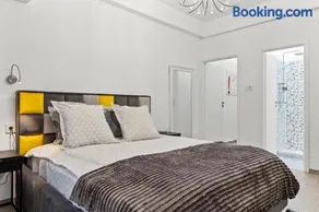 Brand New Studio - Old Town - Image 1