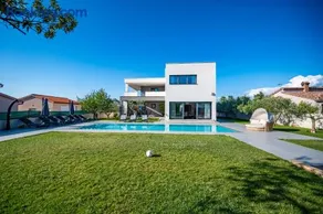 Villa Luen near Pula with large garden and private pool for families - Image 5