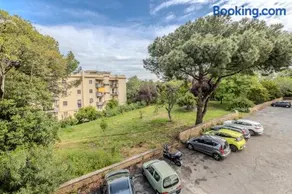Fraioli En-Suite Rooms - Parking & Self Check-In - Image 2