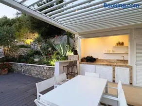 Villa Moro: Beachfront Privacy - Image 4