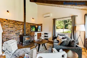 Tall Cedars Cabin By The Water - Image 2