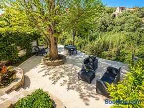 A CASA CORBAIA Appartement 40 m2, jardin privé, parking, proche centre ville et mer Apartment 40 m2, private garden parking near town center and sea port and airport - Image 1