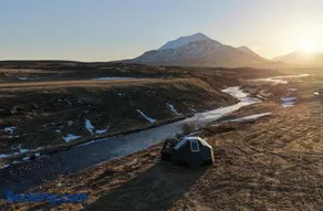 Igloo-Dome by a River - Sky Sighting - Glamping - Image 1