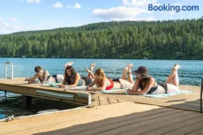 Luxe Lake Home Hot Tub Private Dock Beach - Image 2