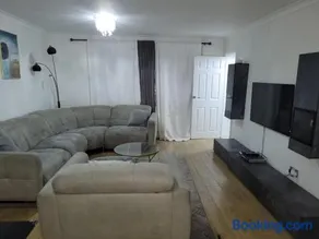 Lovely 3 bedroom house - Image 2