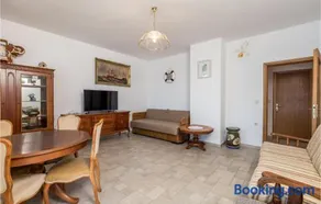 2 Bedroom Cozy Home In Josinovac - Image 5