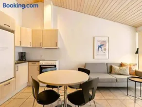 Apartment On Golf Course Near The North Sea - Image 2