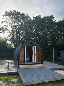 Trevessa camping pod - Image 3