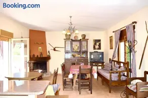 Charming house with mountain view in Siles + Garden - Image 2