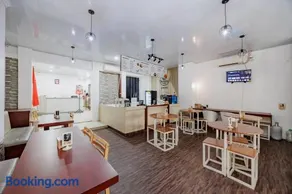 RedDoorz Near MRT Bendungan Hilir - Image 2
