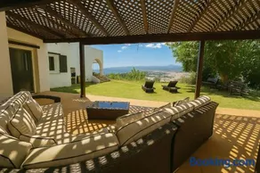 Skyline & Sea Getaway Villa Apartment - Image 3