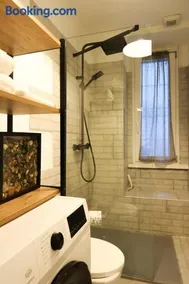 Modern Center Little Loft - Image 2