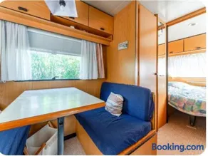 Caravane dans un jardin près d'Anduze - Image 1