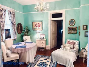 3BR Parisian Penthouse sleeps 5 w Balcony on Streetcar!! - Image 3