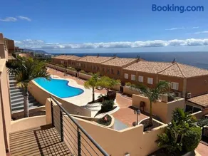 Casa Adosada de lujo con piscina y vistas al mar - Image 1