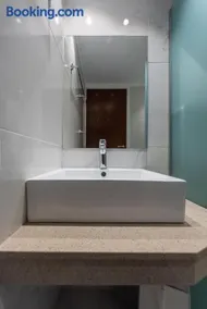 Zeus Hotel - Image 2