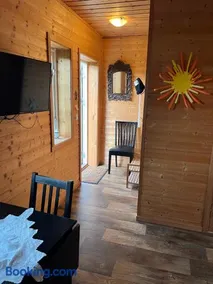 Hyggelig lite bosted ved sjøen, nær sentrum i Valnesfjord - Image 3