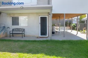 Melville Views Apartment - Image 1