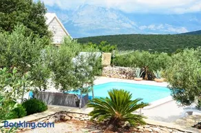 Holiday Home Sweet Dreams - Image 2