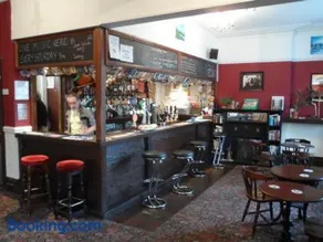 Guest House @ The Bear - Image 3