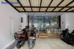RedDoorz Near MRT Bendungan Hilir - Image 1