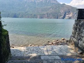 Parco lago, ONLY STRUCTURE WITH PRIVATE ACCESS TO THE LAKE - Image 4