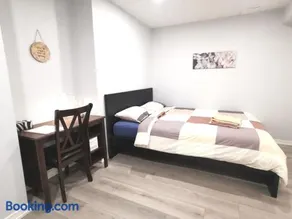 Perfect location comfort private house lower level 2 bedroom unit - Image 5